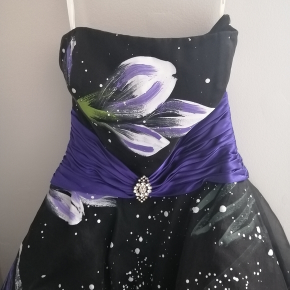 Alyce Designs Hand Painted Floral Black Dress - Picture 1 of 7